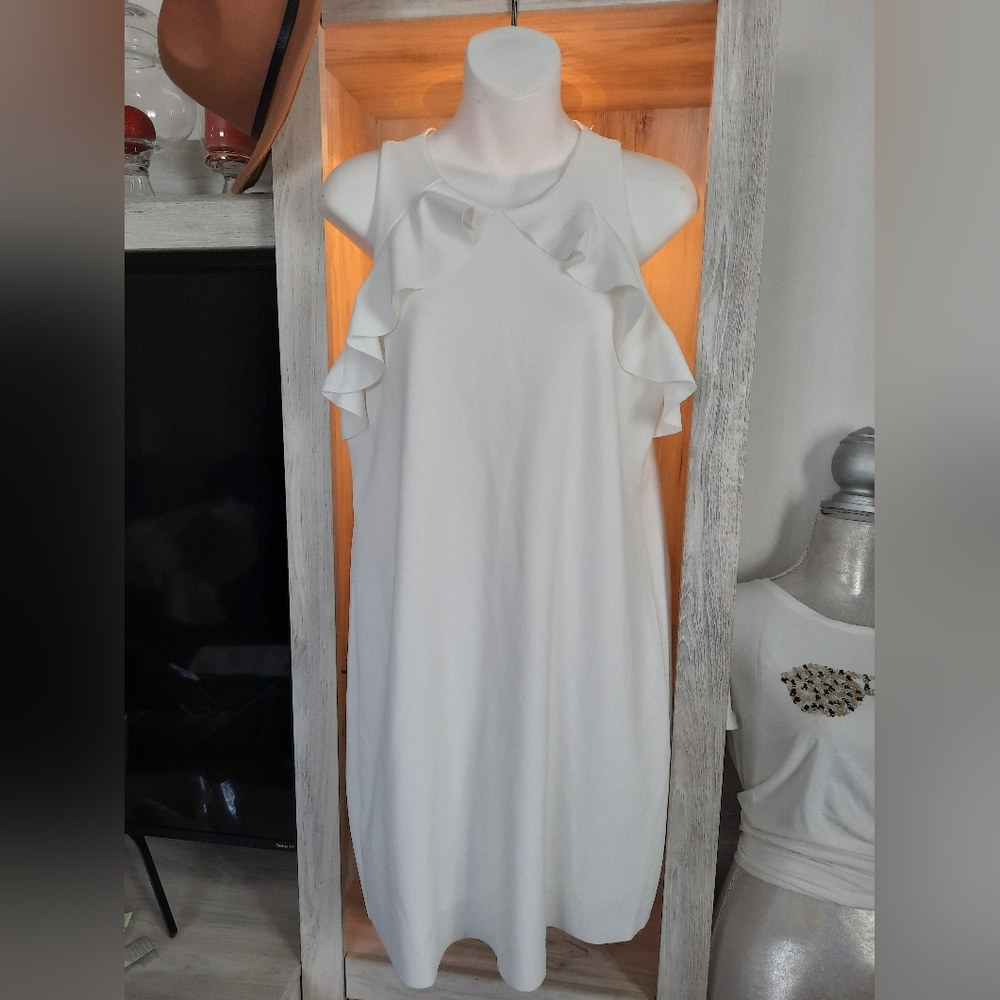 Miami white dress size medium used good condition